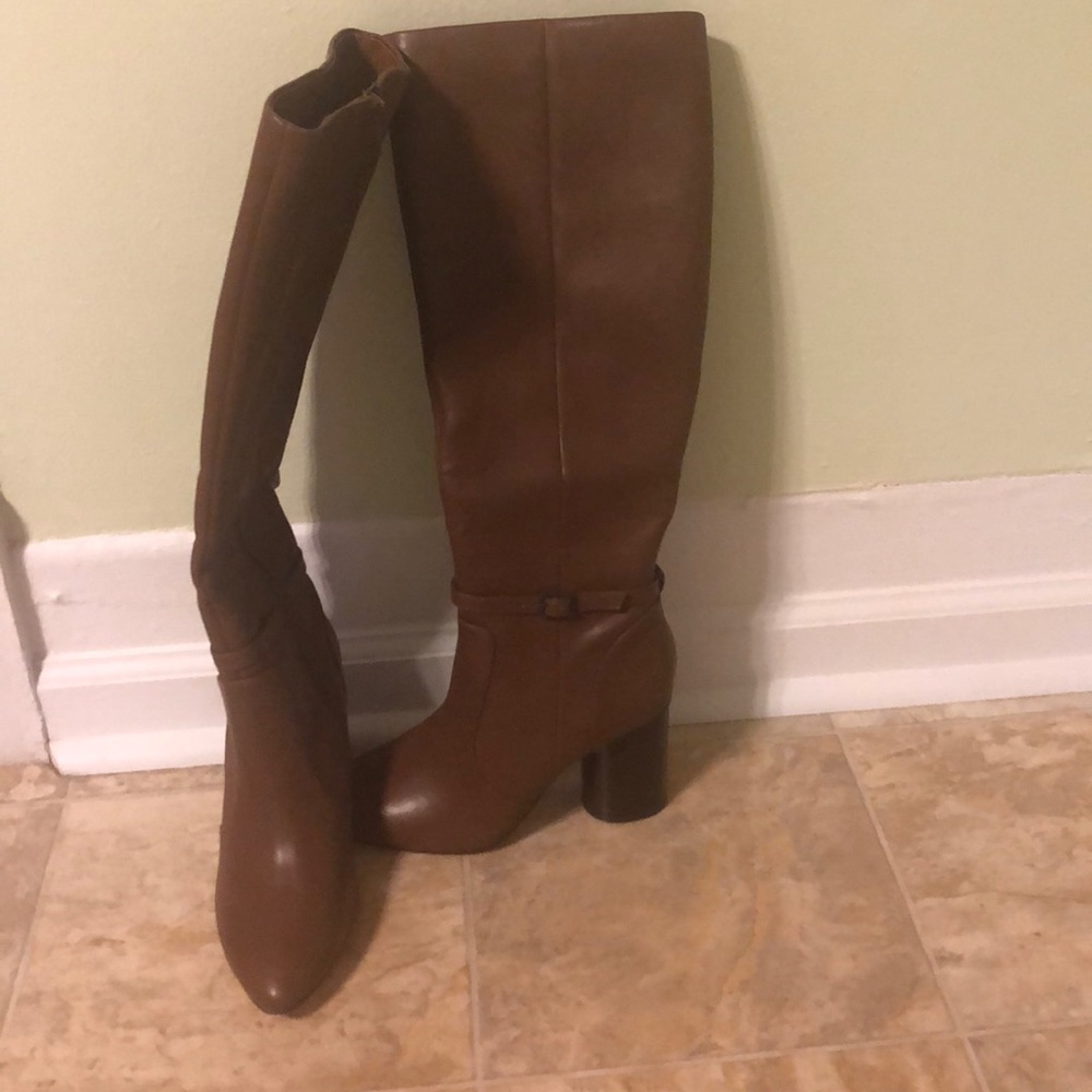 Nine west boots brand new! Price is negotiable!